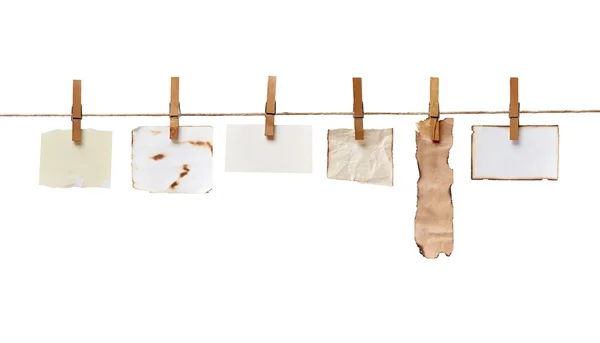 Megjegyzés papír ruhák és ruhák peg vonal kötél — Stock Fotó