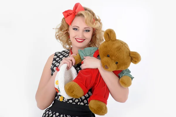 Mladá dívka s hračkou medvídě — Stock fotografie