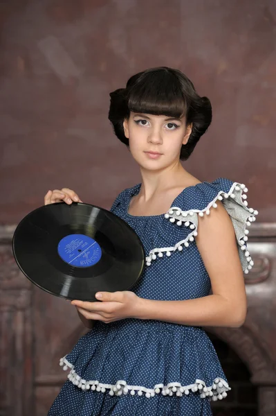 A menina com discos de vinil — Fotografia de Stock
