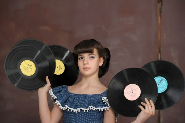 비닐 레코드와 소녀 — 스톡 사진