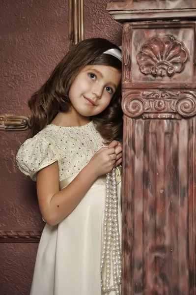 Vintage küçük bir kızın portresi — Stok fotoğraf