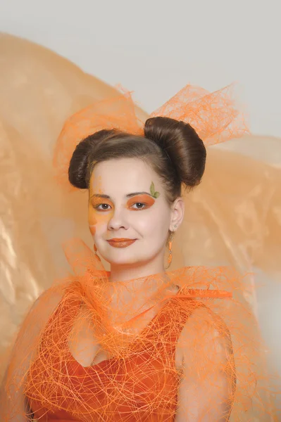 Chica en vestido naranja —  Fotos de Stock