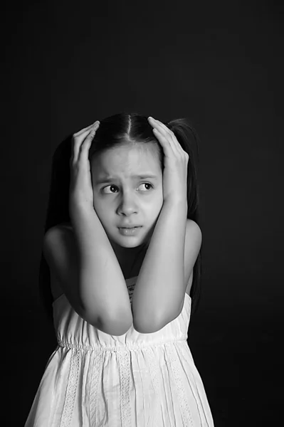 Triste adolescente chica —  Fotos de Stock