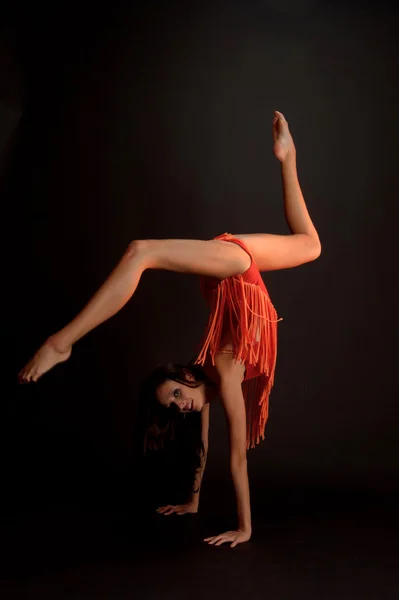 Jimnastikçi kırmızı — Stok fotoğraf