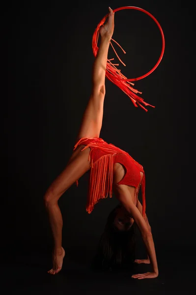 Gymnasten med en hoop — Stockfoto