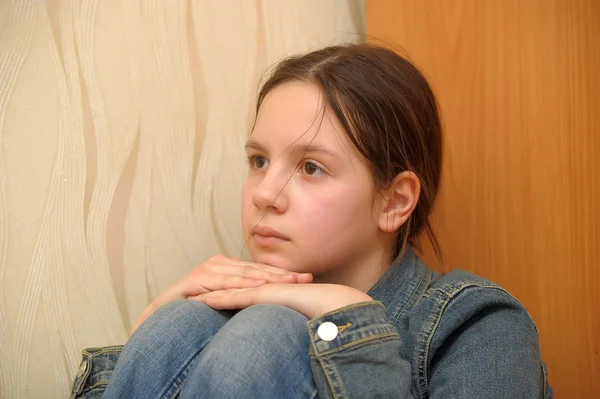 A menina o adolescente em depressão — Fotografia de Stock