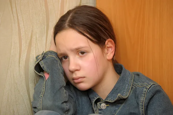 A menina o adolescente em depressão — Fotografia de Stock