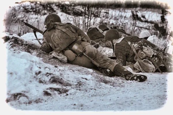 Wojskowy historycznej rekonstrukcji II wojny światowej. — Zdjęcie stockowe