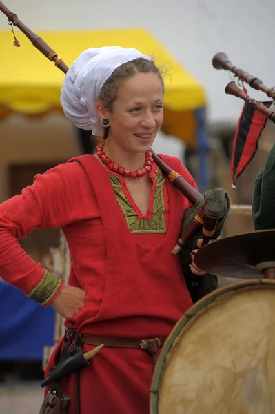 stock image Unidentified musicians in medieval clothes