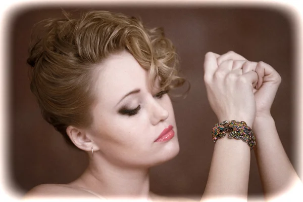 Retro šperky žena — Stock fotografie