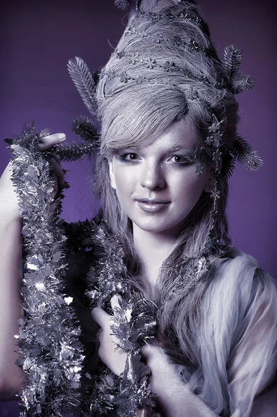 Зимова дівчина з красивим макіяжем — стокове фото