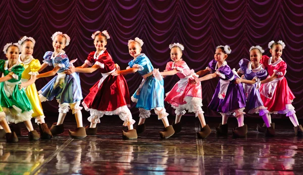儿童舞蹈组、 俄罗斯 — 图库照片