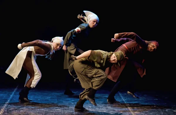 어린이 댄스 앙상블, 소련 사회주의자 혁명, 세인트 피터 스 버그, 러시아의 정신을 젊은 레닌 춤을. — 스톡 사진