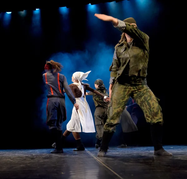 어린이 댄스 앙상블, 소련 사회주의자 혁명, 세인트 피터 스 버그, 러시아의 정신을 젊은 레닌 춤을. — 스톡 사진