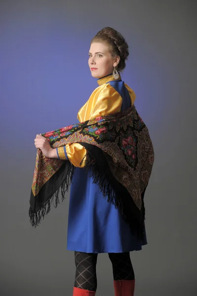 スカーフでのロシアの女性 — ストック写真