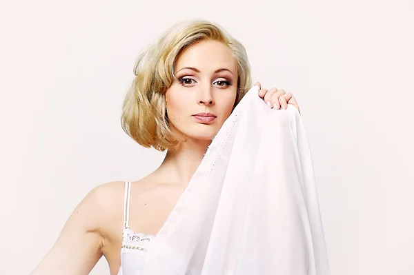 Schöne blonde Modell in Dessous — Stockfoto