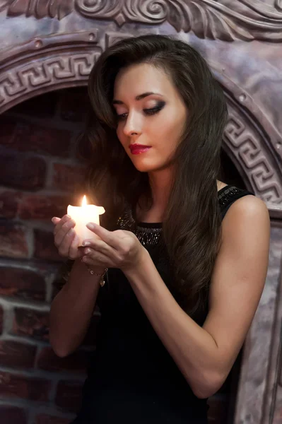 蜡烛的女人 — 图库照片