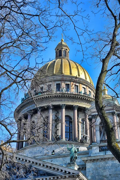 La cúpula de la catedral de San Isaac. San Petersburgo — Foto de Stock