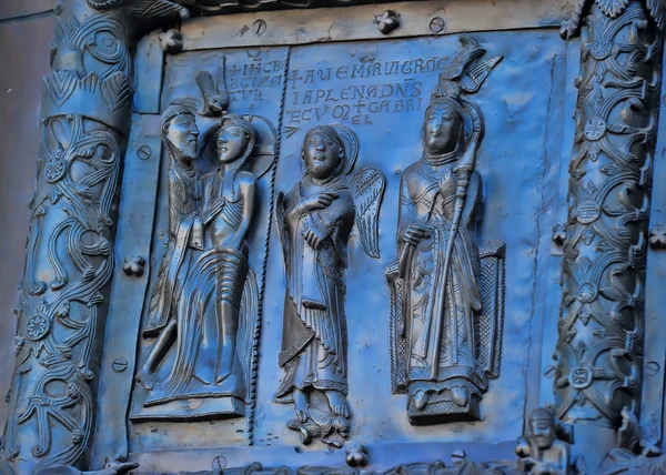 Frammento di porte in bronzo della Cattedrale di Santa Sofia. Veliky Novgorod — Foto Stock