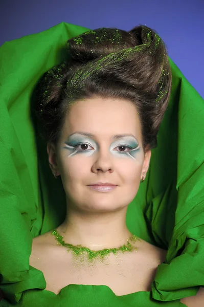 Junge Dame mit hellem Make-up Nahaufnahme Porträt — Stockfoto