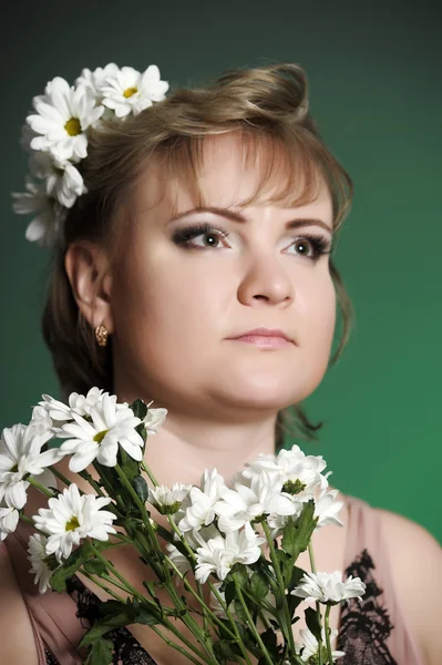 Kvinne og blomster – stockfoto