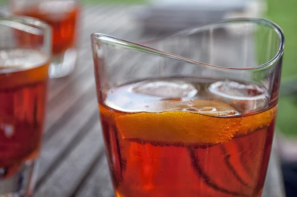 alkol kokteyli-yaz drinkk-kırmızı likör