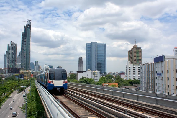 Sky train v Bangkoku — Stock fotografie