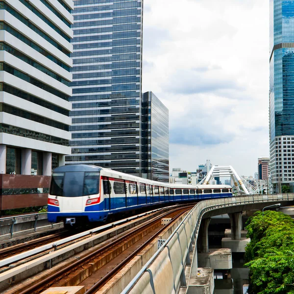 Sky train v Bangkoku — Stock fotografie