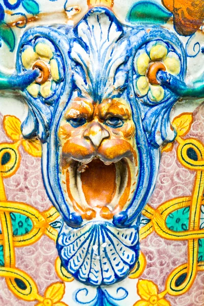 Céramique peinte sur vase au Grand Palace, Thaïlande — Photo