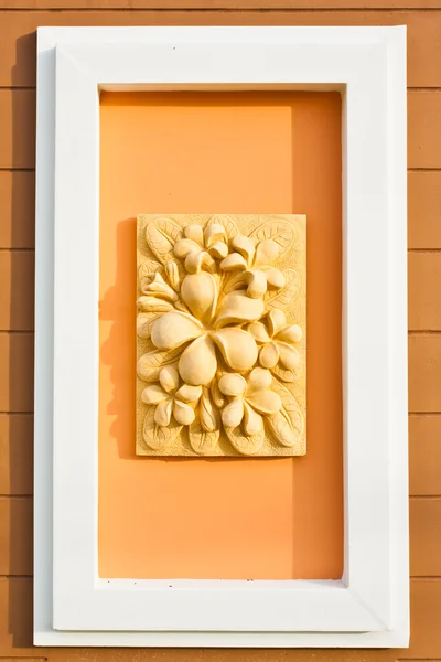 Pedra Plumeria design de arte artesanal para spa — Fotografia de Stock