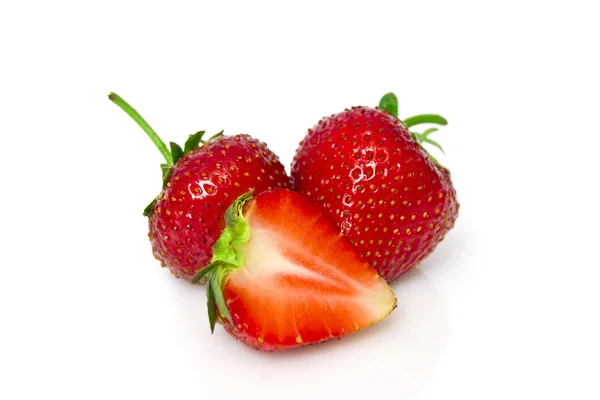 在白色背景上孤立的开胃草莓 — 图库照片