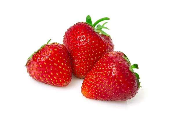 Chutné jahody izolovaných na bílém pozadí — Stock fotografie