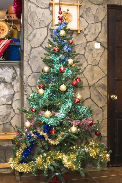 Apartamento árvore de Natal — Fotografia de Stock