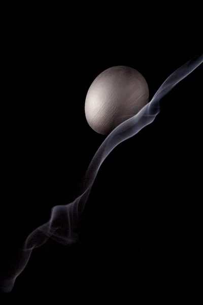 Egg in smoke — Stock Photo, Image