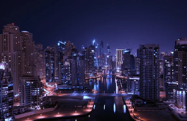 Dubai durante a noite — Fotografia de Stock