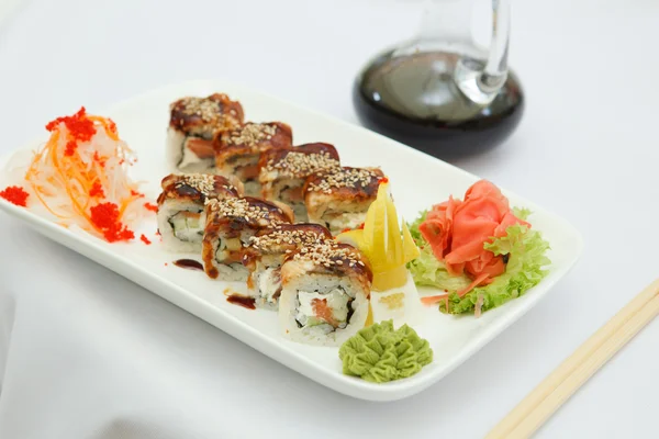 Traditional sushi — Stock Photo, Image