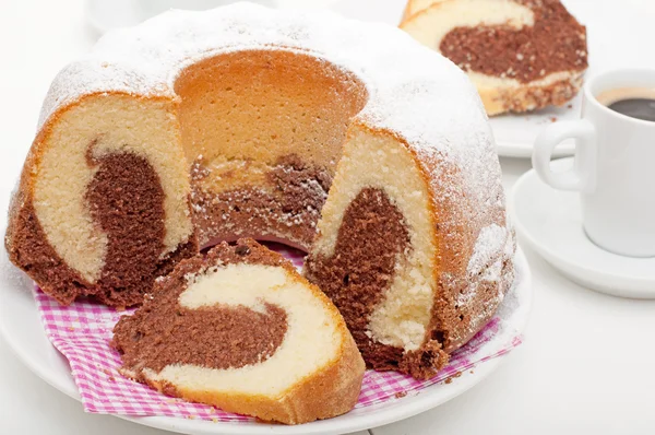 Мраморный торт — стоковое фото