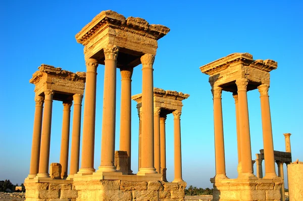 Relíquias de torres de Palmyra na Síria — Fotografia de Stock