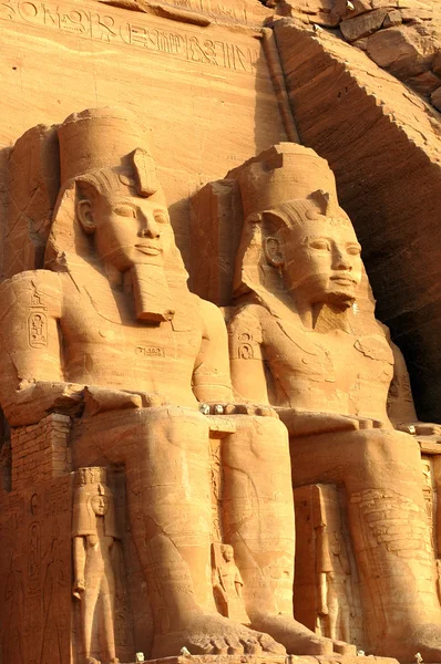 Standbeelden van Ramses ii in Aboe simbel, Egypte — Stockfoto