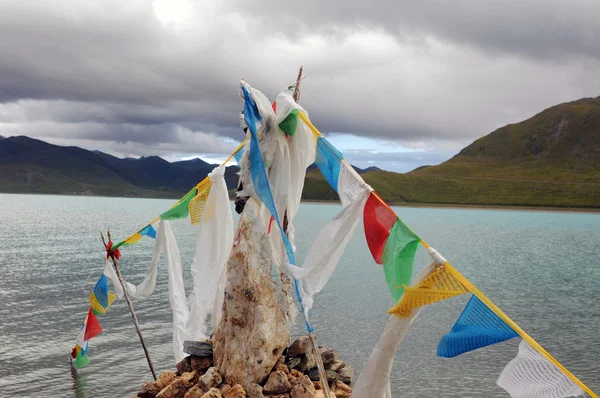 Σημαίες προσευχής στο Θιβέτ — Φωτογραφία Αρχείου