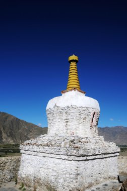 Beyaz stupa Tibet