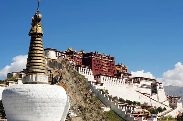 Marco do famoso Palácio de Potala no Tibete de Lhasa — Fotografia de Stock