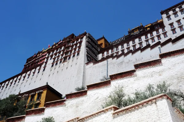 Bezienswaardigheid van het beroemde potala-paleis in lhasa-tibet — Stockfoto