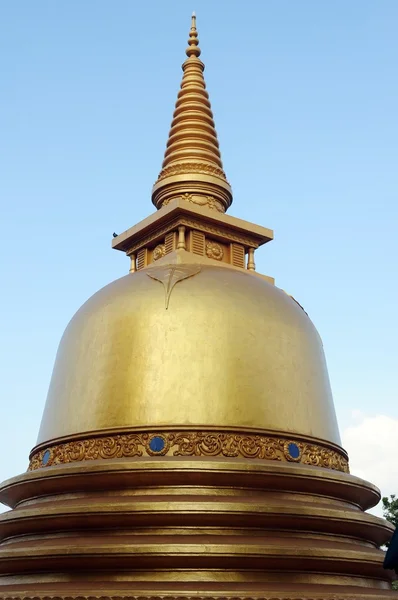 Estupa dourada — Fotografia de Stock