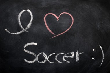 Ben aşk futbol - bir tahtaya yazılan metin