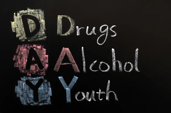 Аббревиатура дня - Drugs, Alcohol, Youth — стоковое фото