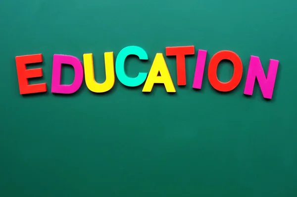 Educazione - parola fatta di lettere colorate — Foto Stock