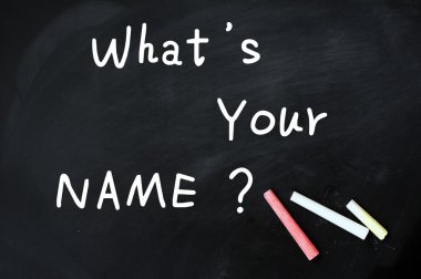 Bir kara tahta yazılı senin adın ne