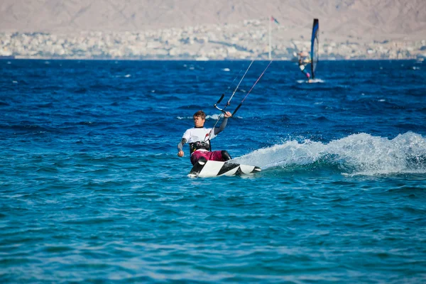 Kite surfování na moři — Stock fotografie