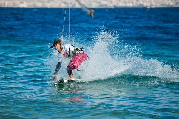 Kite surfování na moři. — Stock fotografie